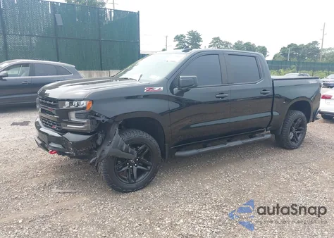 2021 Chevrolet Silverado 1500 4Wd Short Bed Custom Trail Boss z USA, uszkodzony, nr VIN 1GCPYCEFXMZ185455